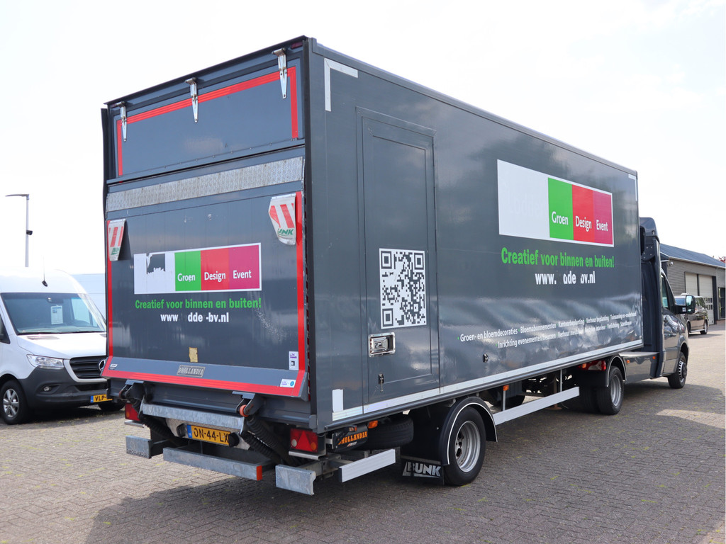 44850308-2.jpg