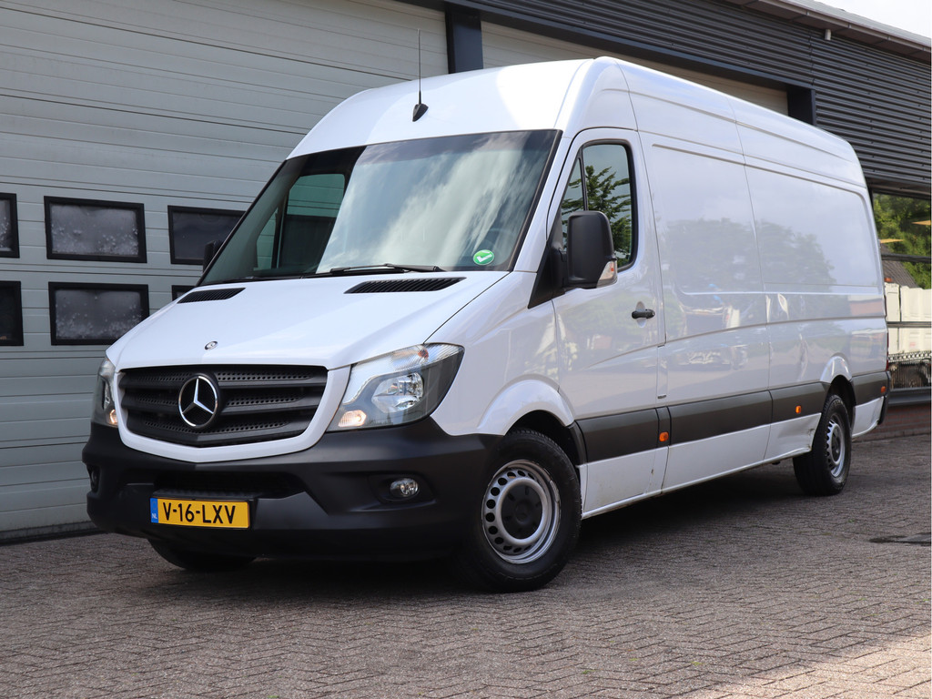 46337168-3.jpg