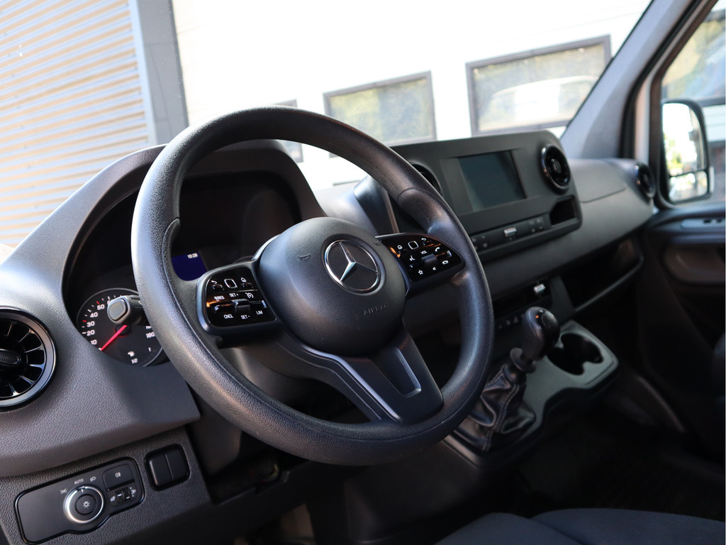 46516930-10.jpg