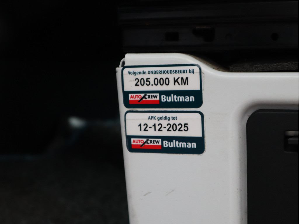46520329-19.jpg