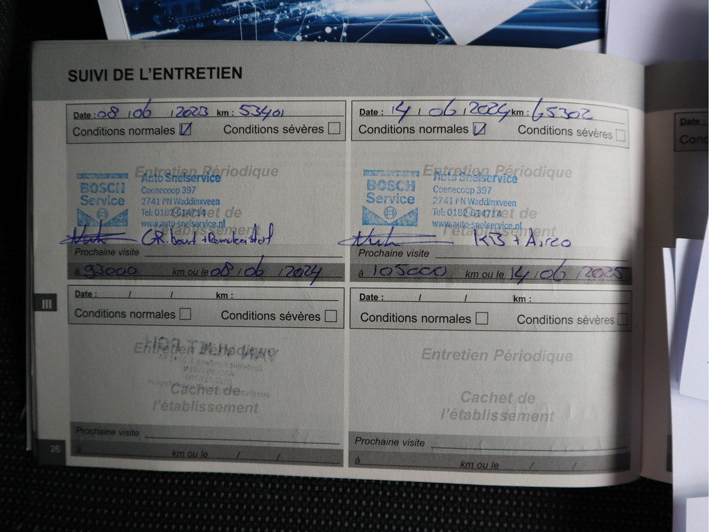 47233399-15.jpg