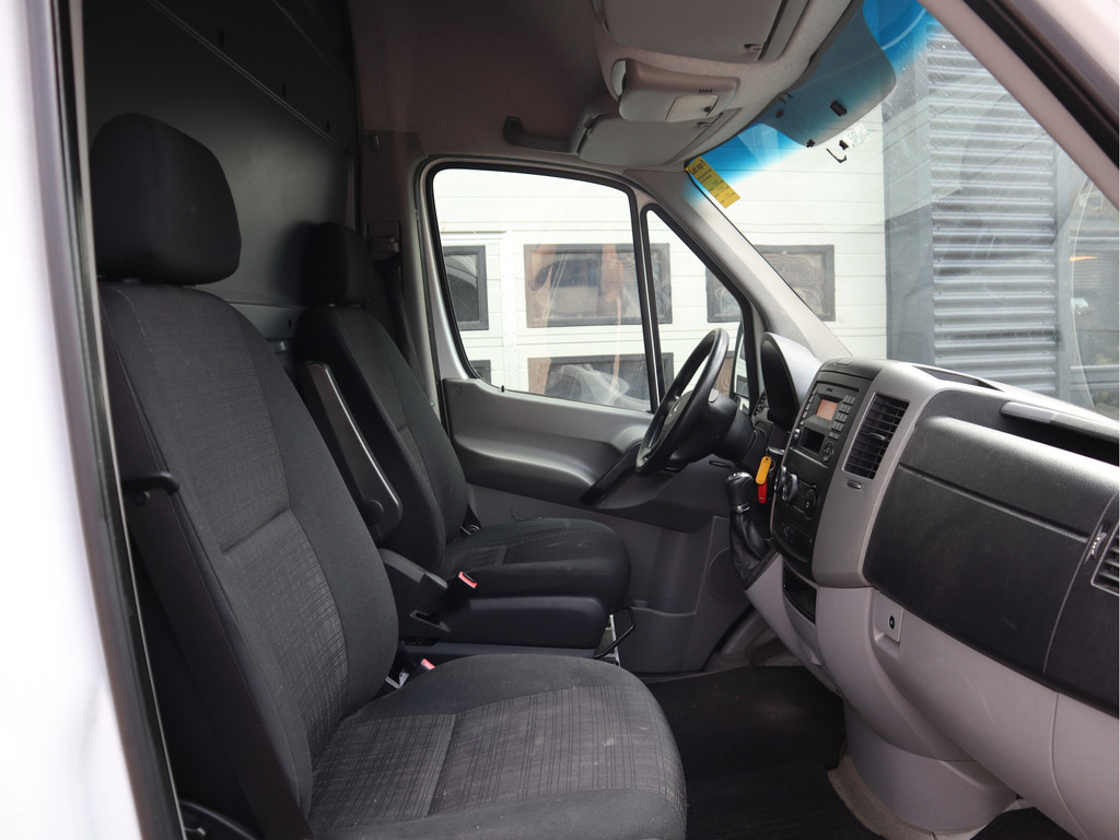 47376811-8.jpg